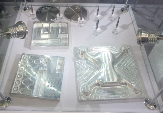 DATRON銑削機床加工工件在DMC2017模具裝配展現場